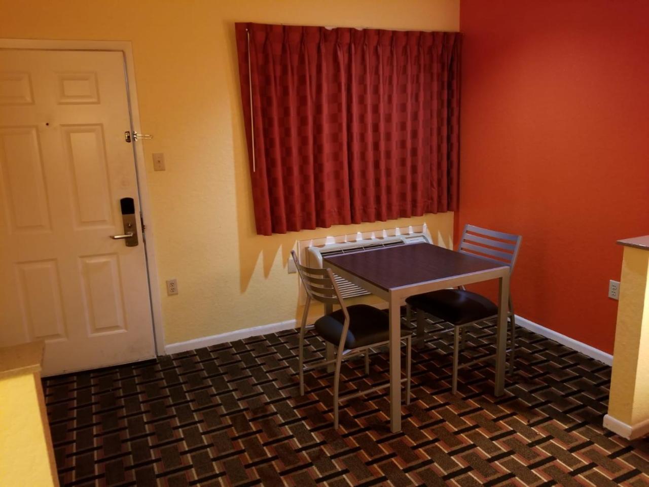 Texan Inn & Suites Louetta Buitenkant foto