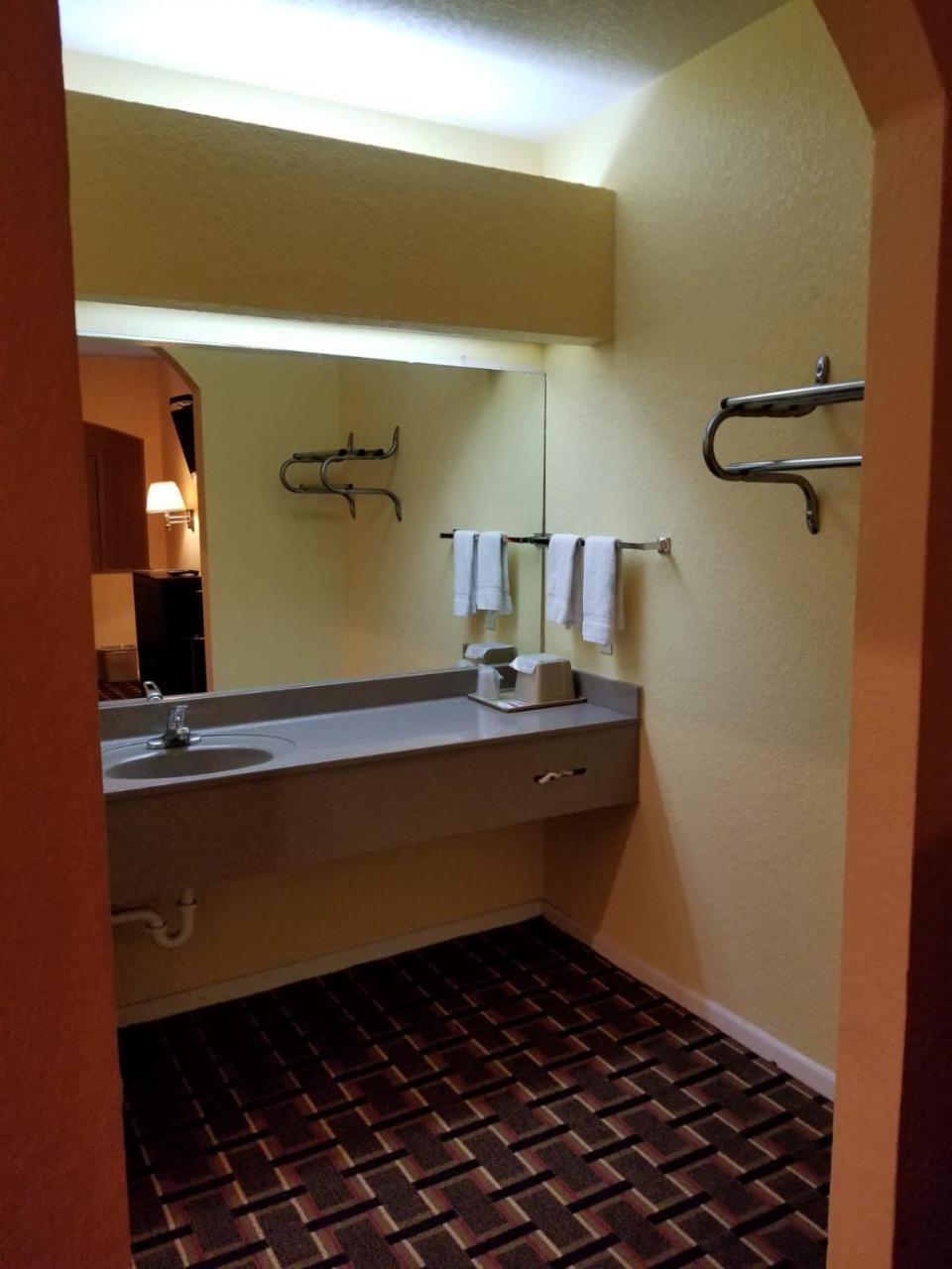 Texan Inn & Suites Louetta Buitenkant foto