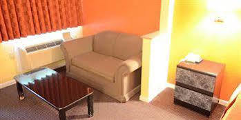 Texan Inn & Suites Louetta Buitenkant foto