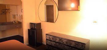 Texan Inn & Suites Louetta Buitenkant foto
